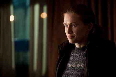 Sarah Linden (Mireille Enos) in The Killing Season 2, Episode 5 Ghosts of the Past- 