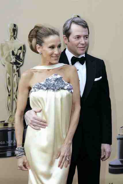 Sarah Jessica Parker: Isn't she in some kind of SHOW about fashion?