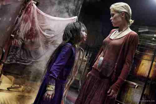 Jodelle Ferland and Radha Mitchell in Silent Hill
