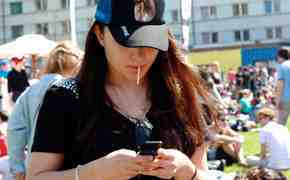 Permanent Link to CLR Street Fashion: Kimi in Brussels