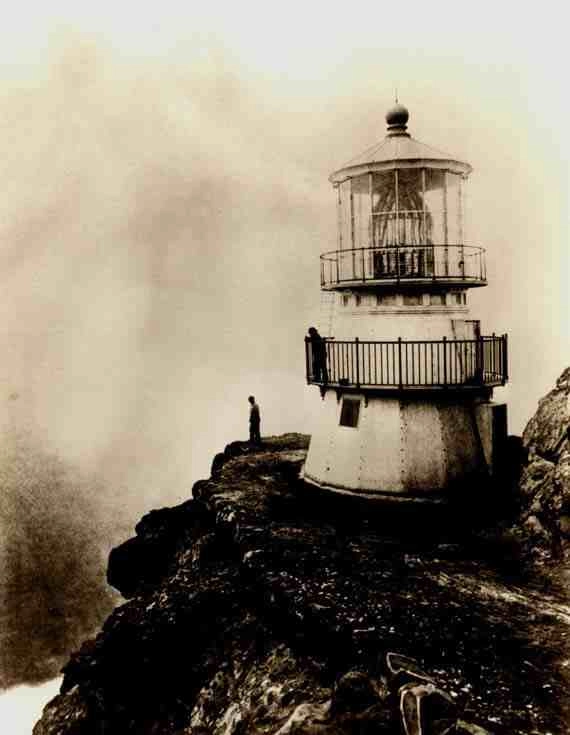 Eadweard Muybridge: First-order Lighthouse at Point Reyes