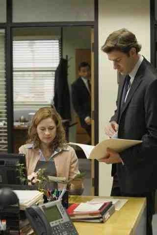 Jenna Fischer as Pam and John Krasinski as Jim on The Office
